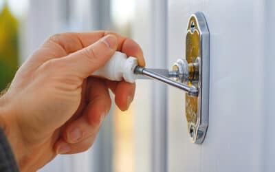 Guide pratique : Réparer facilement une poignée de porte desserrée en quelques étapes